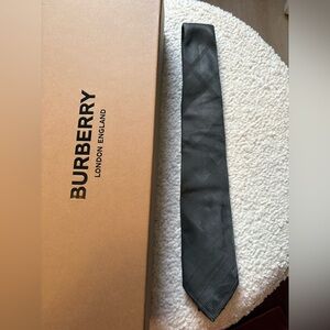 🔥BURBERRY🔥100% Authentic Burberry Grey - Classic Check Tie